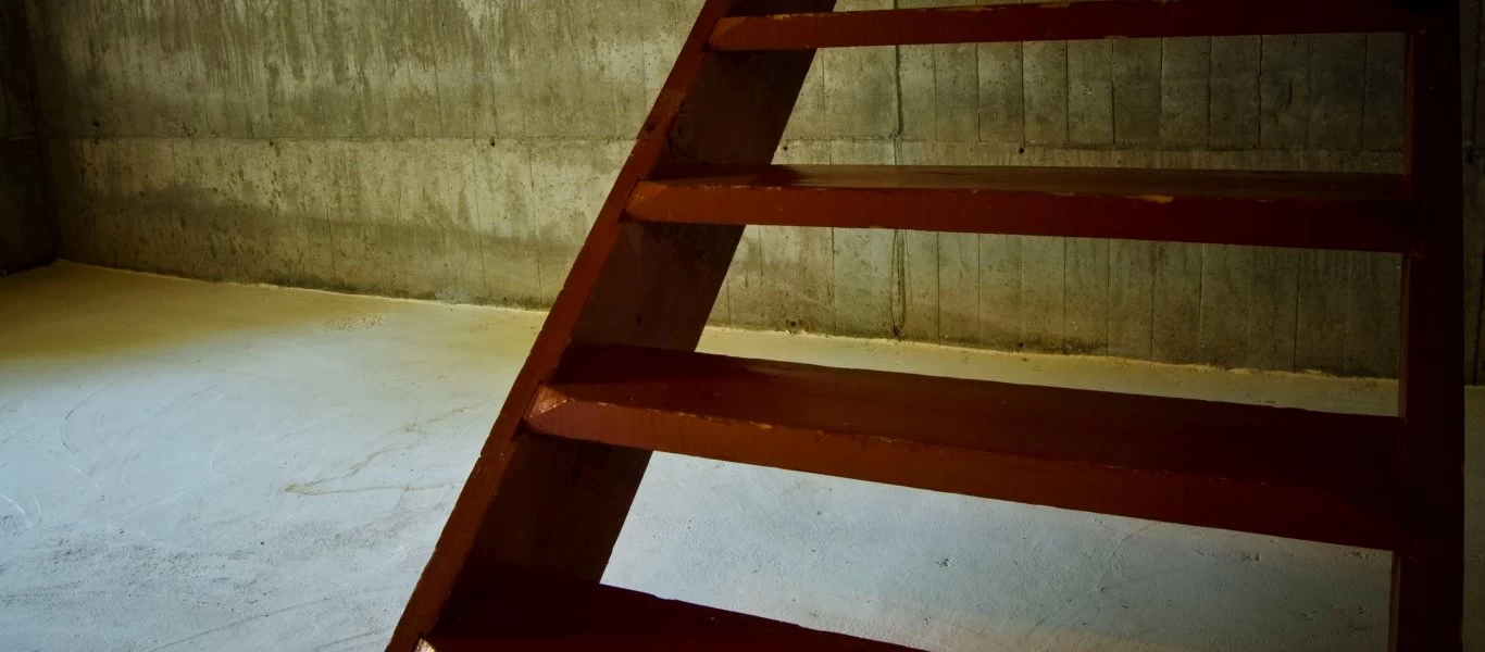 ΗΠΑ: Άνδρας προσπάθησε να σκοτώσει τη γυναίκα του βάζοντας… πετονιά στη σκάλα (βίντεο)